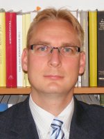 Dr. Péter Lőrincsik 